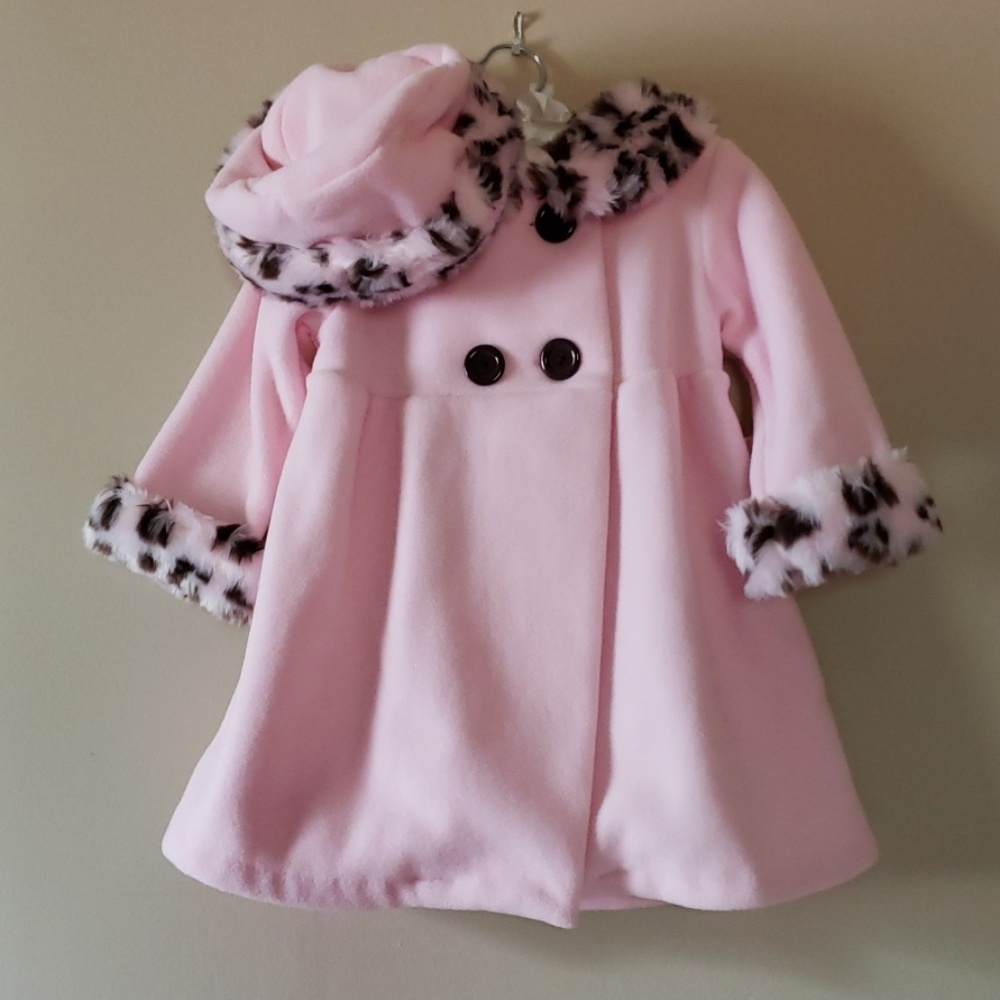 SOLD ⭐HP!⭐ Plushy Faux Fur Soft Pink Coat/Hat - Picture 2 of 8